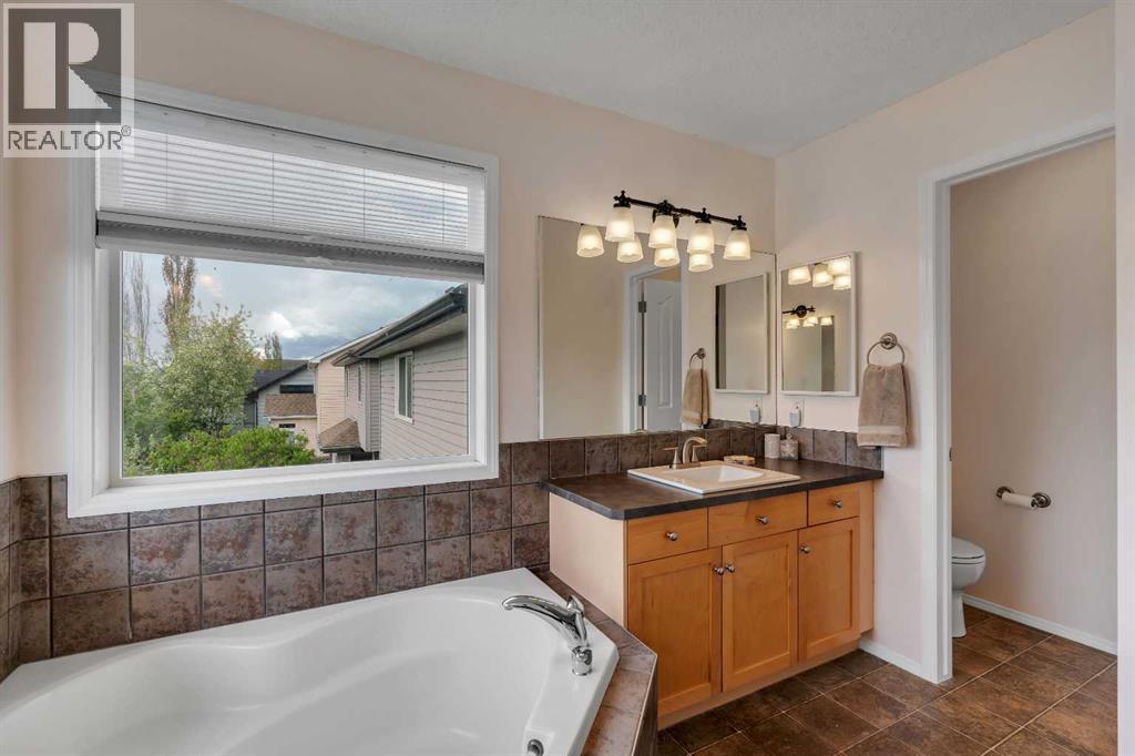 104 Prestwick Street SE - 26