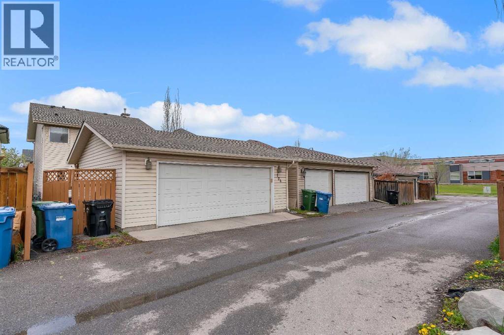 104 Prestwick Street SE - 45