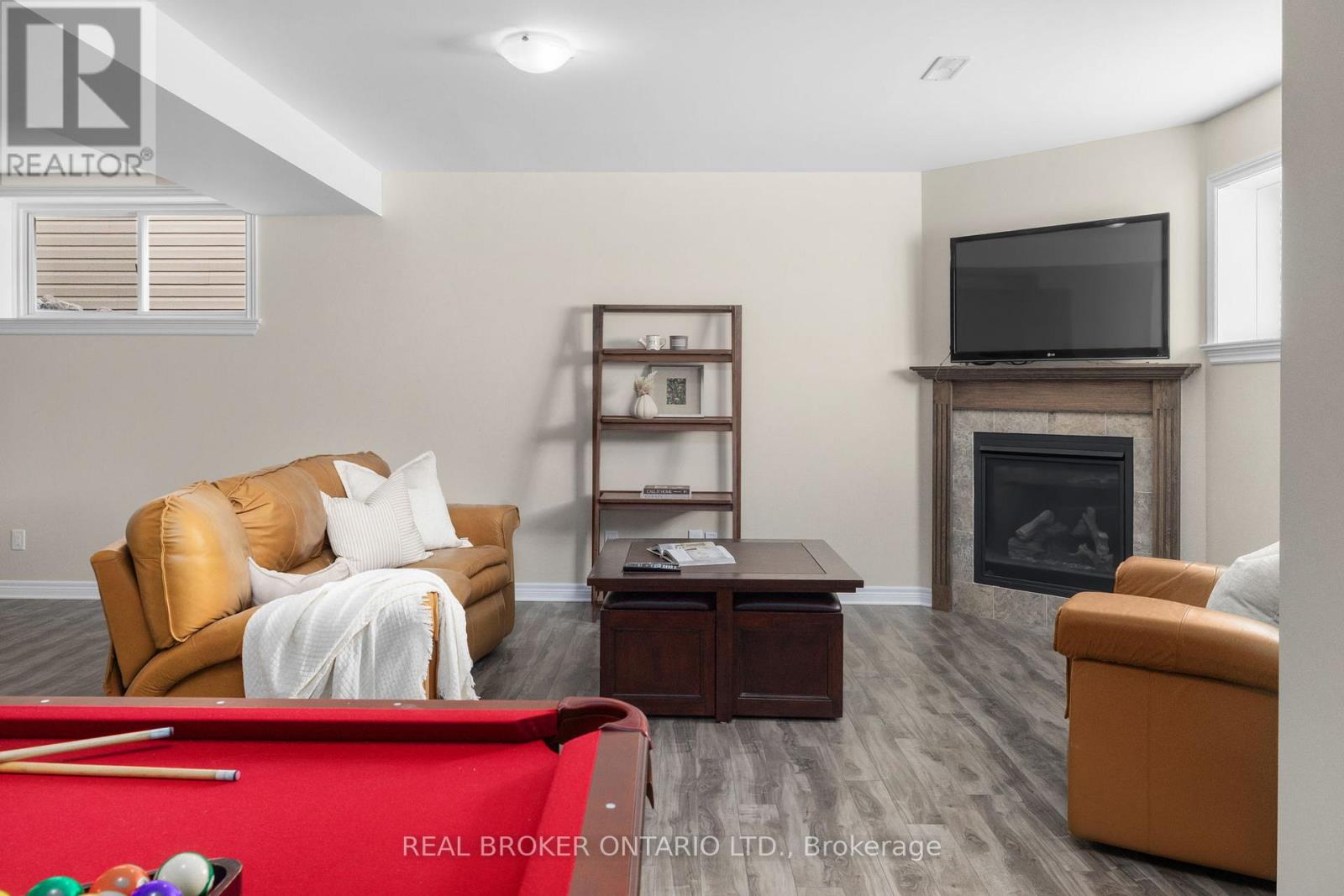 18 BRYCE COURT - 38