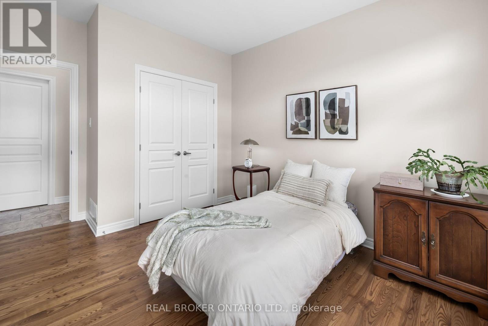 18 BRYCE COURT - 7