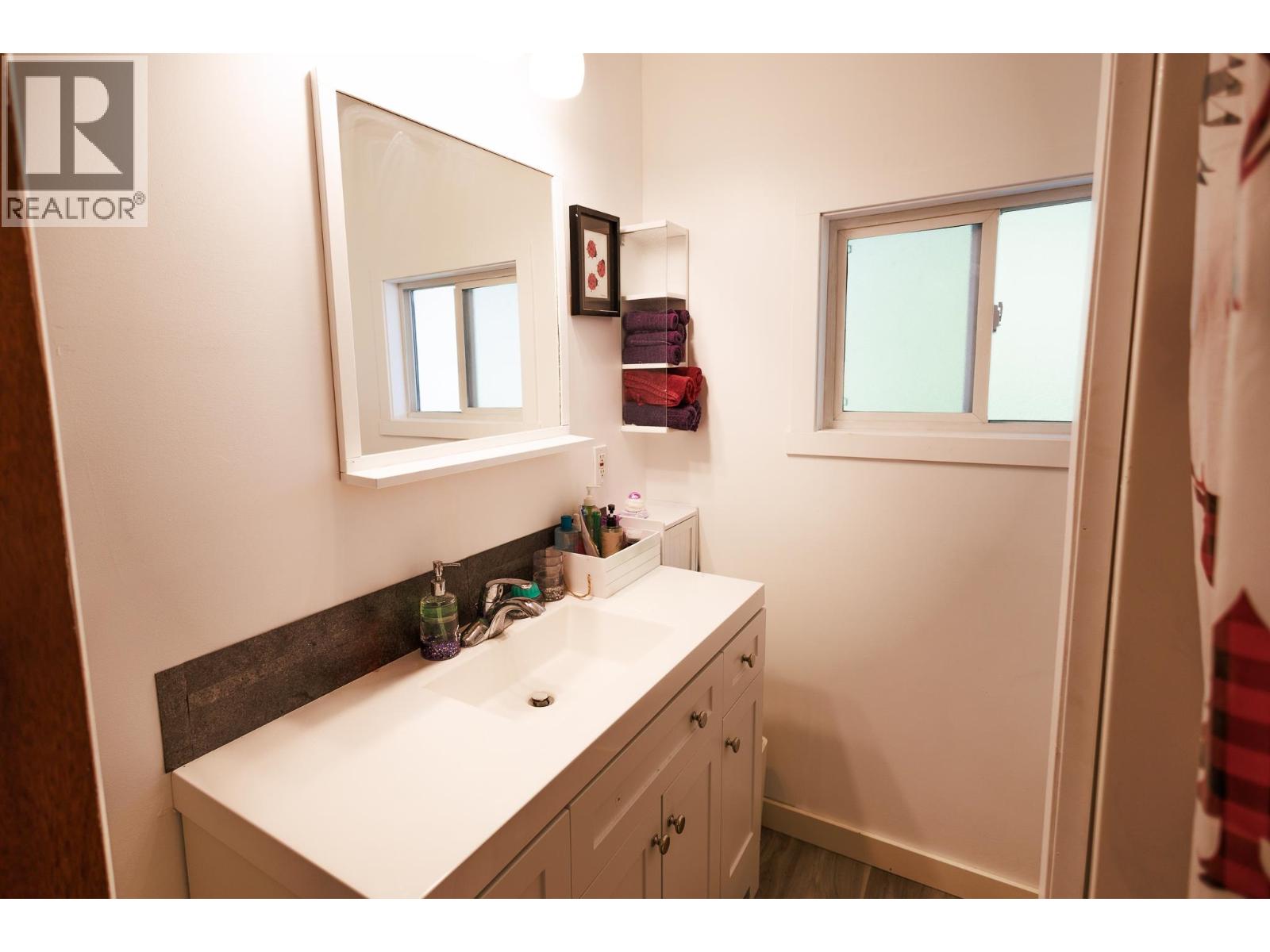 4523 GRAHAM AVENUE - 11