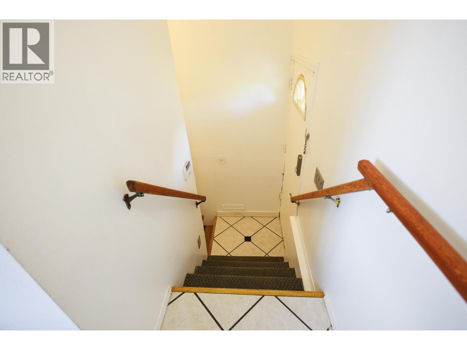 4523 GRAHAM AVENUE - 17