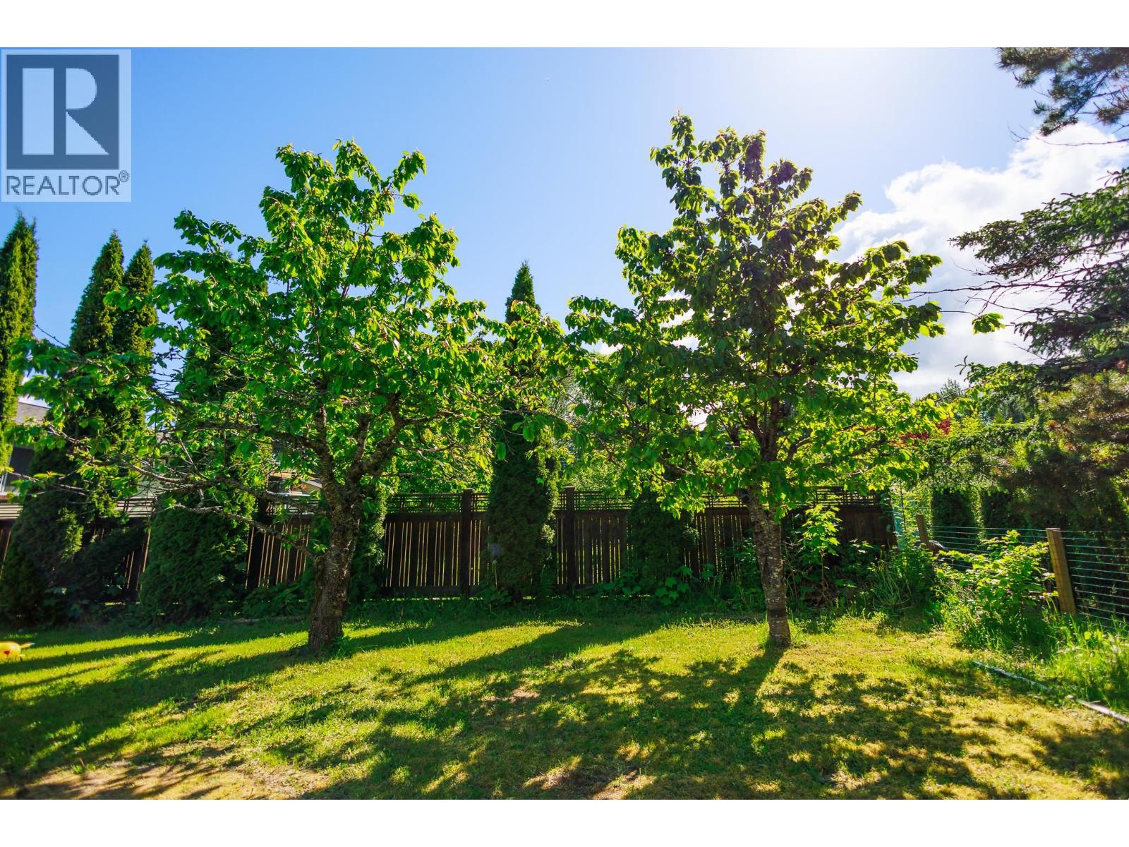 4523 GRAHAM AVENUE - 38