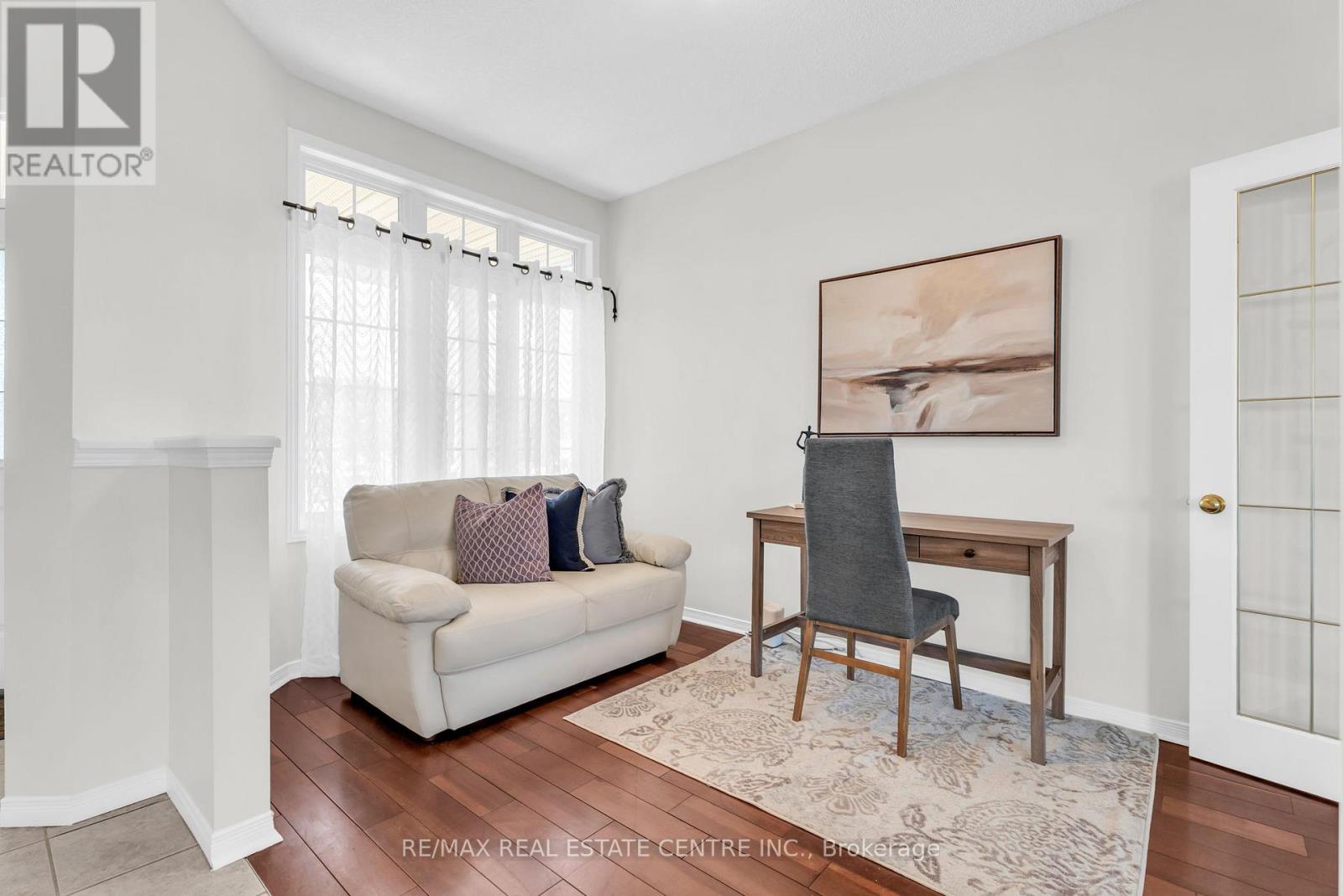 27 CAMERON COURT - 4