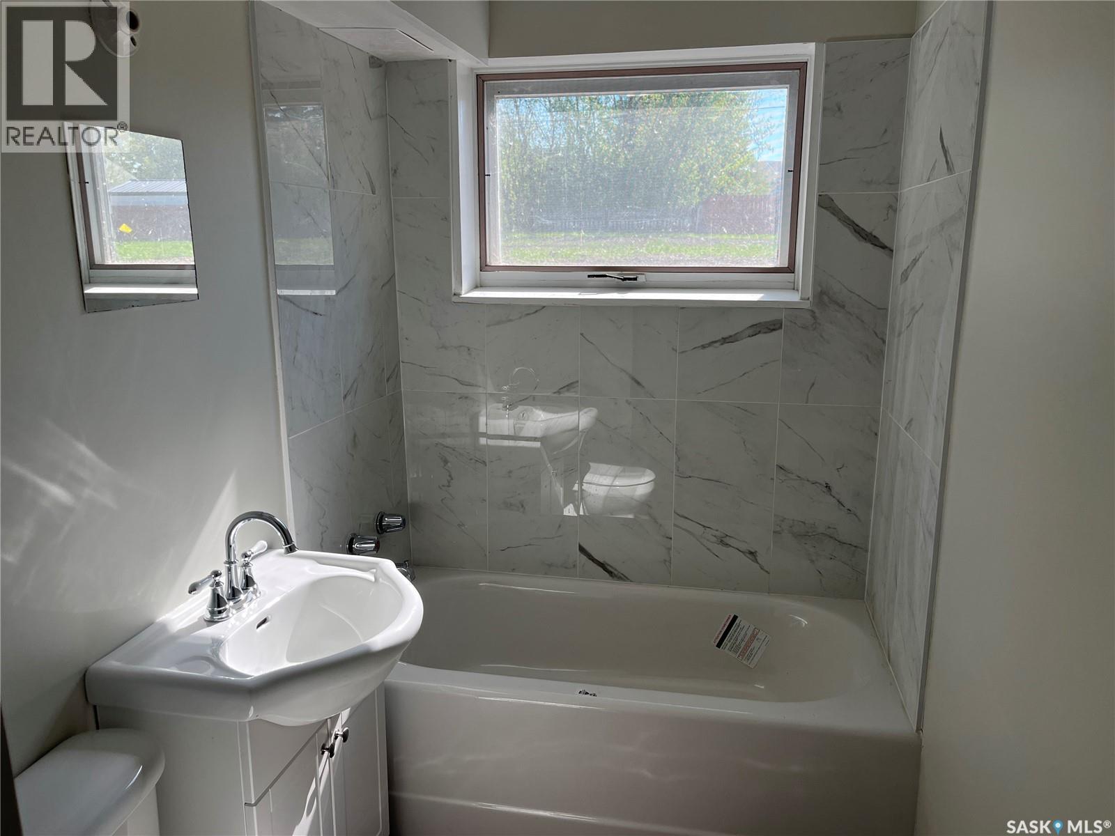 42 6th STREET NE - 26