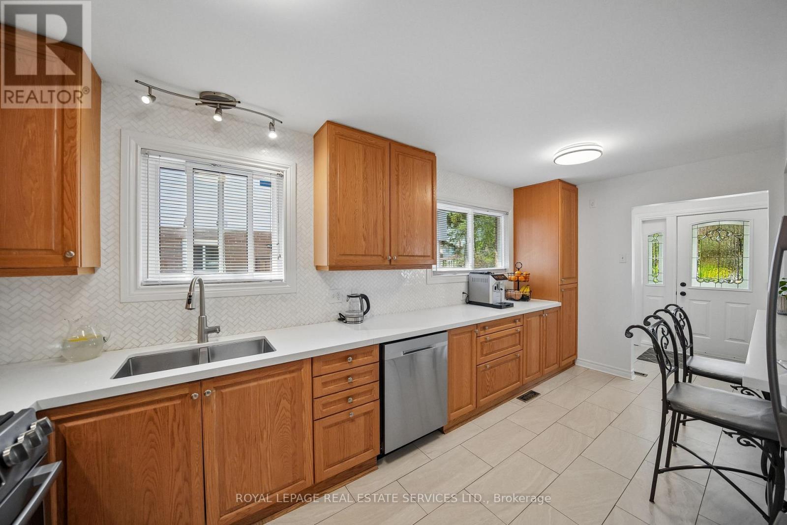 2362 GARETH ROAD - 11