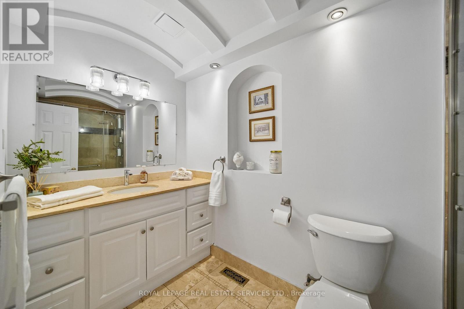 2362 GARETH ROAD - 19
