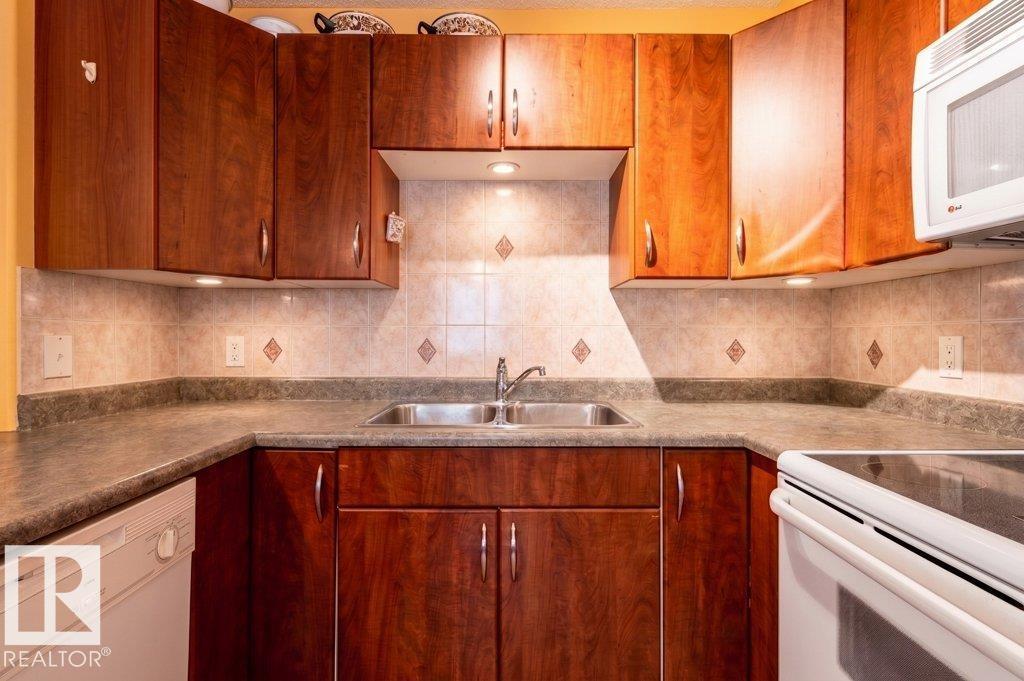 #303 10528 77 AV NW - 18