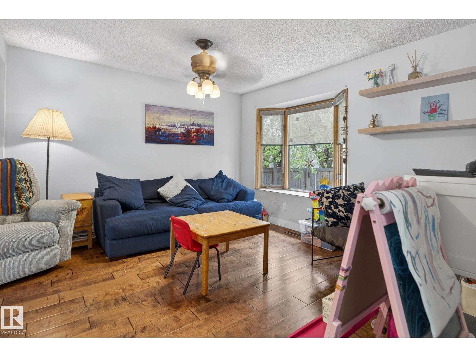 9821 153 ST NW - 19
