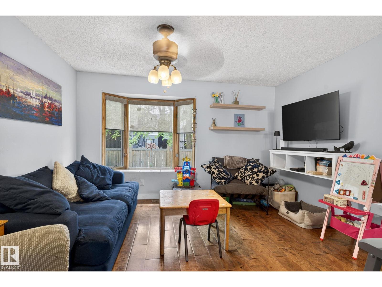 9821 153 ST NW - 20
