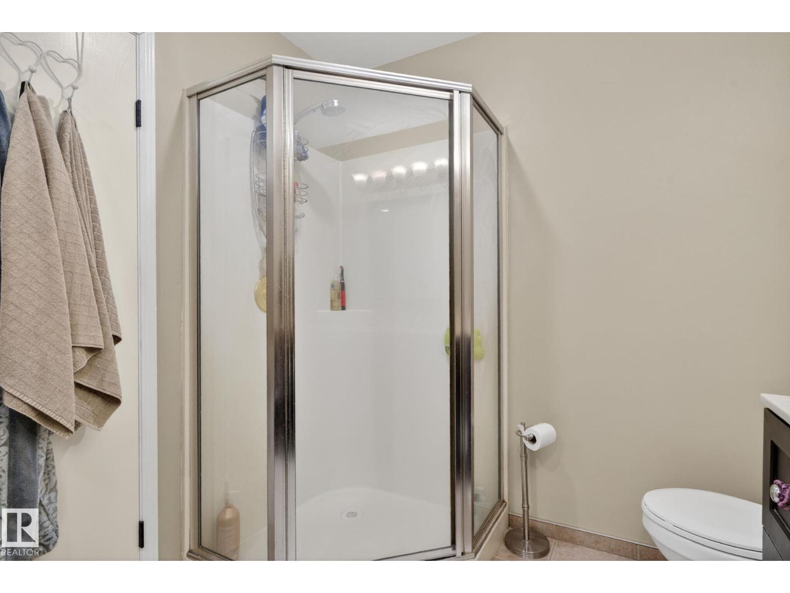 9821 153 ST NW - 23