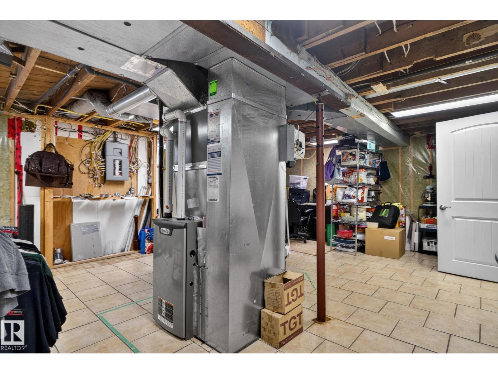 9821 153 ST NW - 32