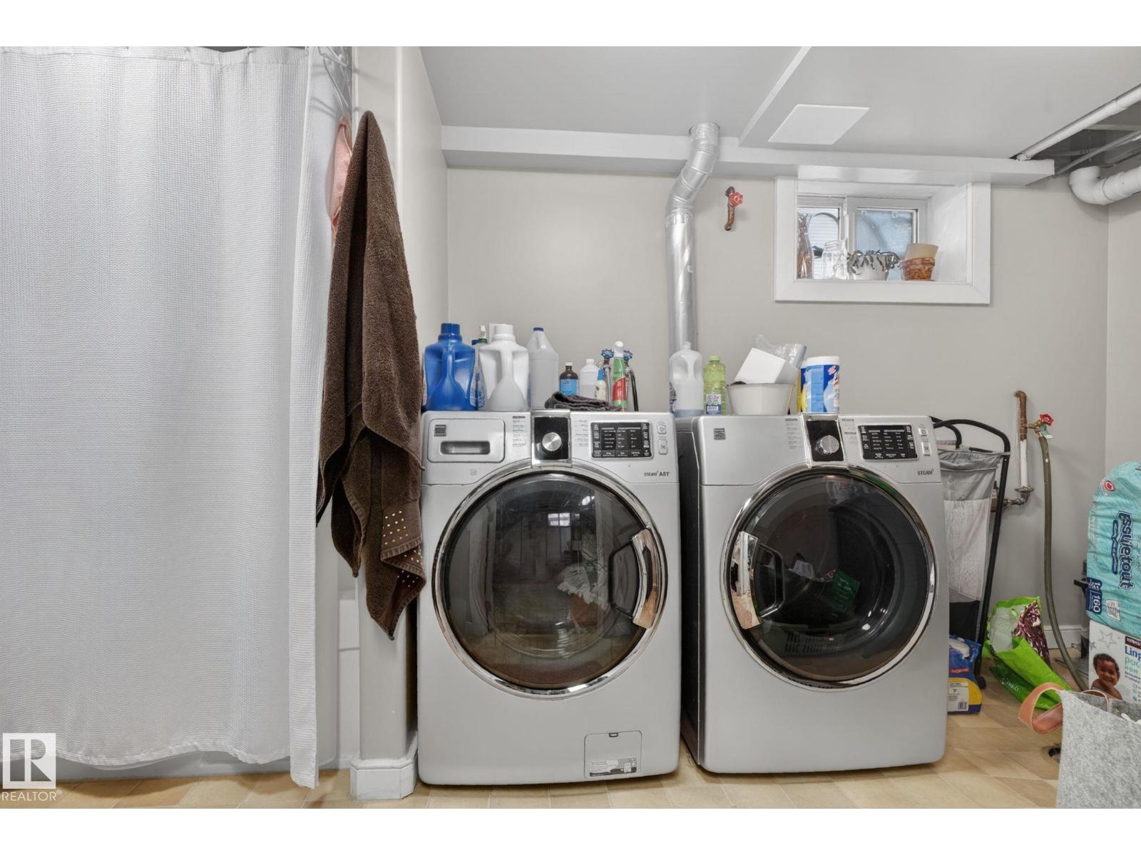 9821 153 ST NW - 35