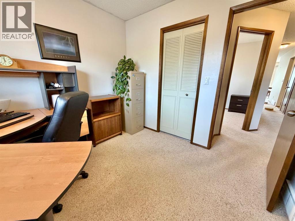 1387 Berkley Drive NW - 27