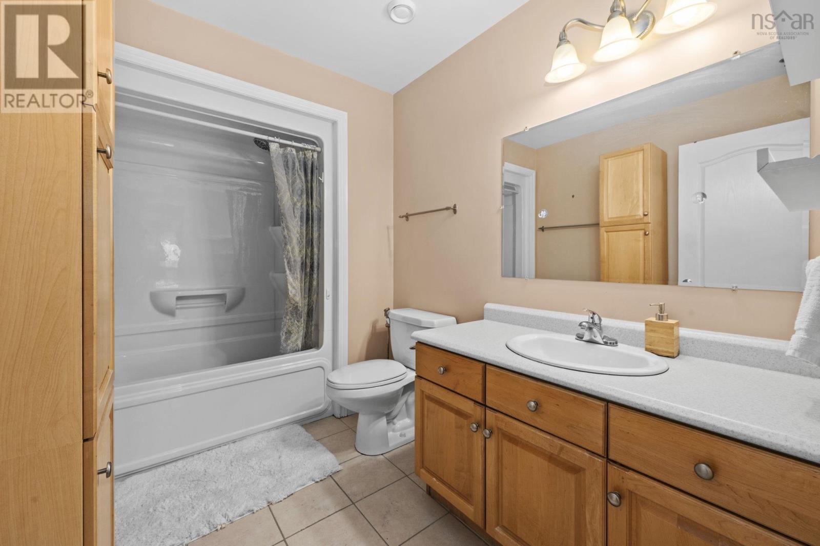 Property 33 of 47 of 413 52 Whitehall Crescent