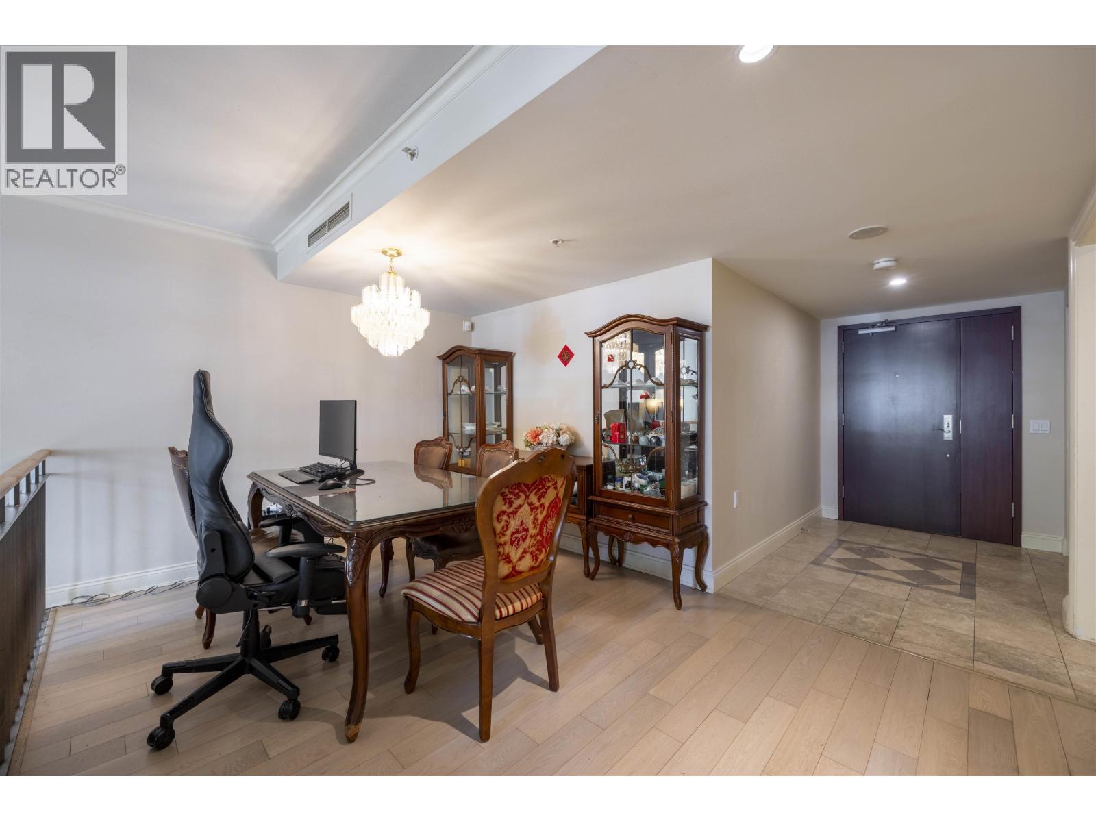 205 638 45TH Avenue - main photo