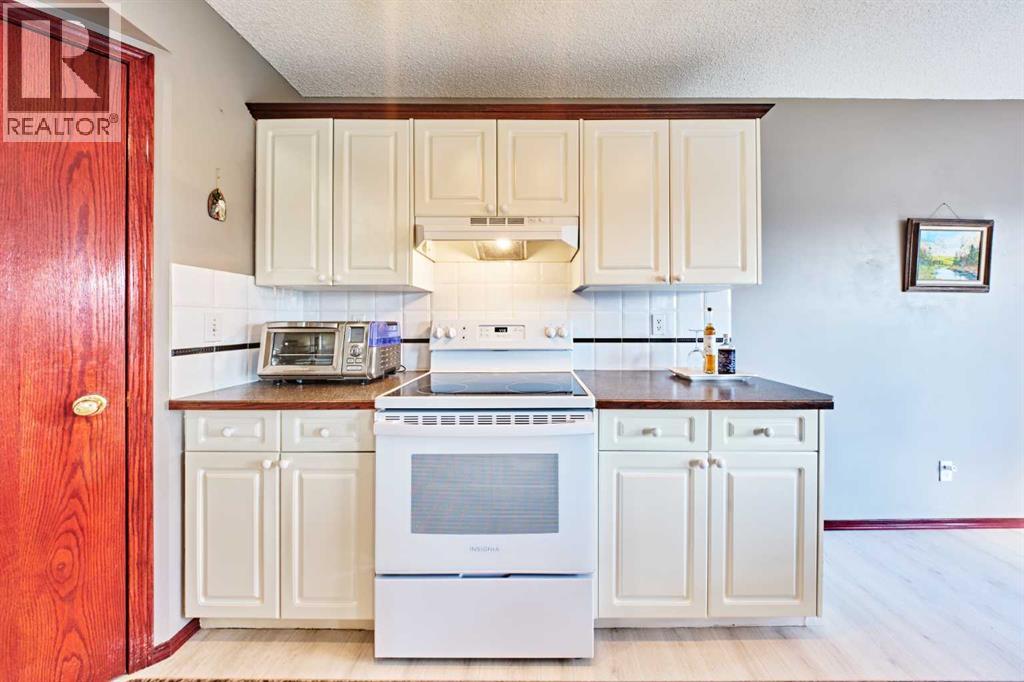 132 Somercrest Close SW - 13
