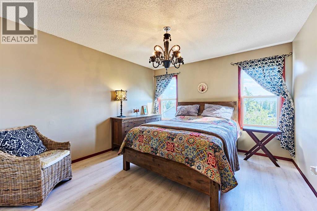 132 Somercrest Close SW - 33