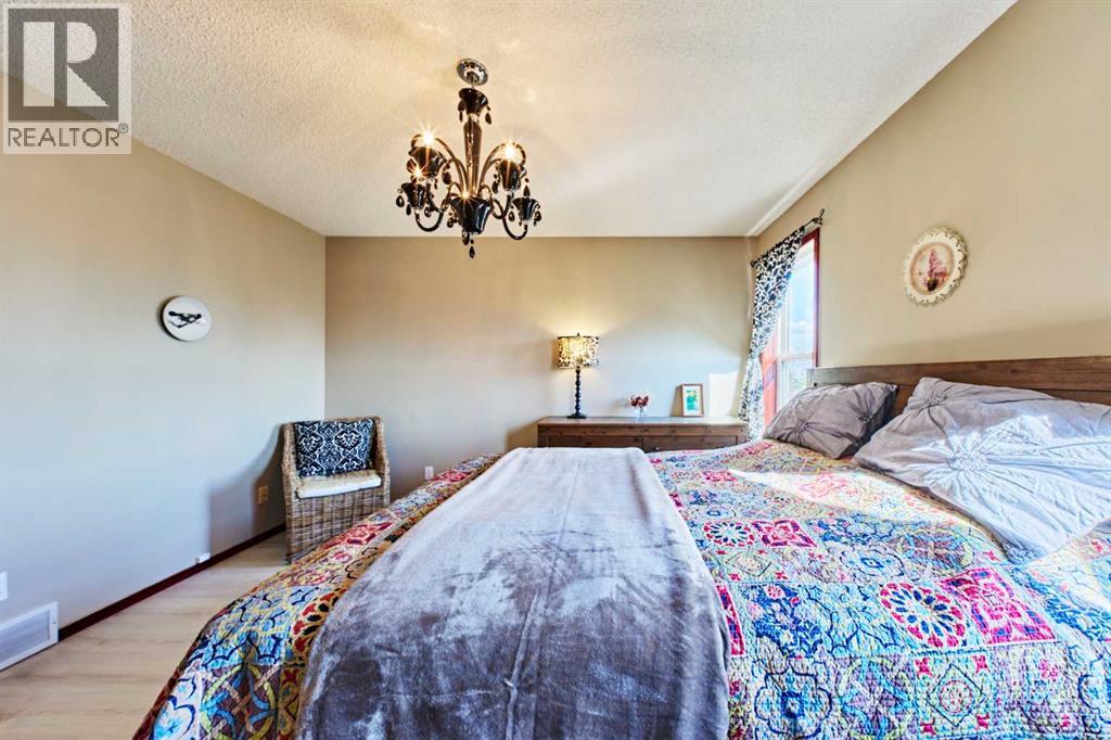 132 Somercrest Close SW - 34