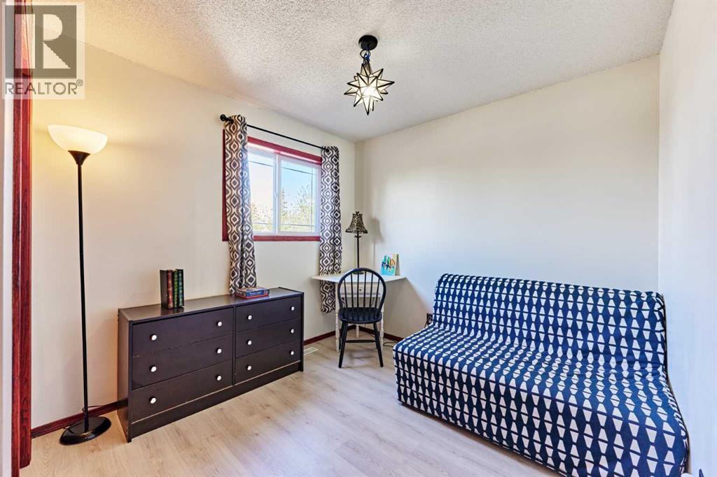 132 Somercrest Close SW - 39