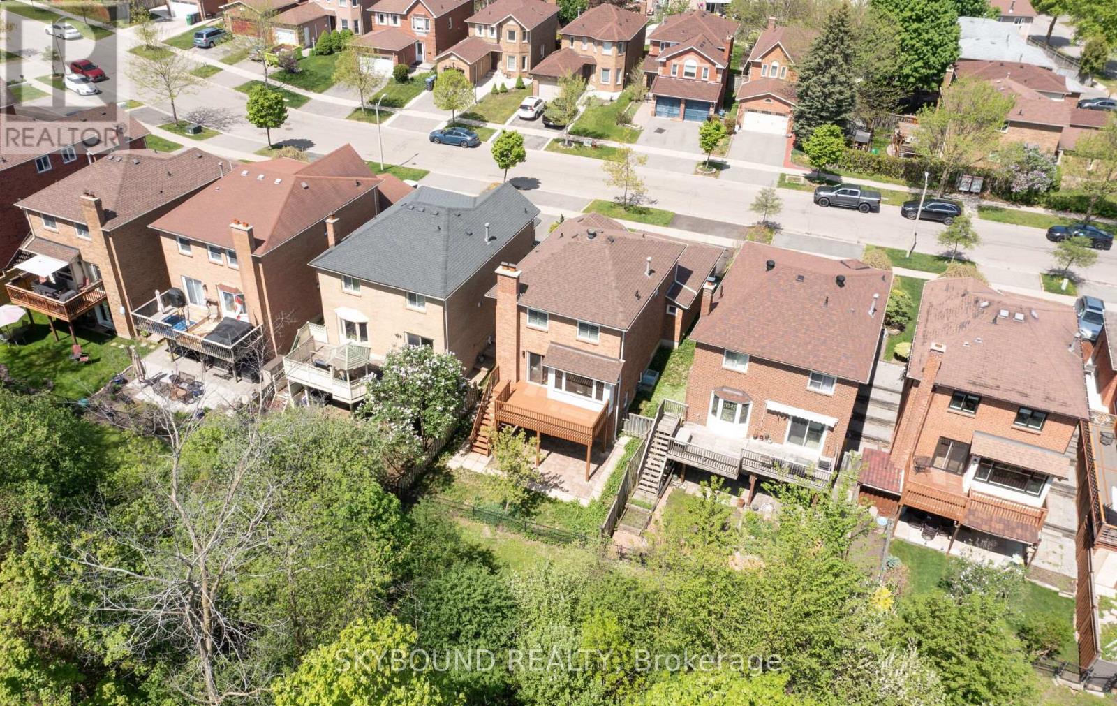 21 PINELLAS DRIVE - 33