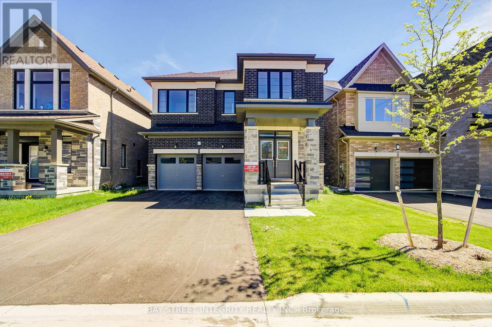 41 KENNETH ROGERS CRESCENT - 1