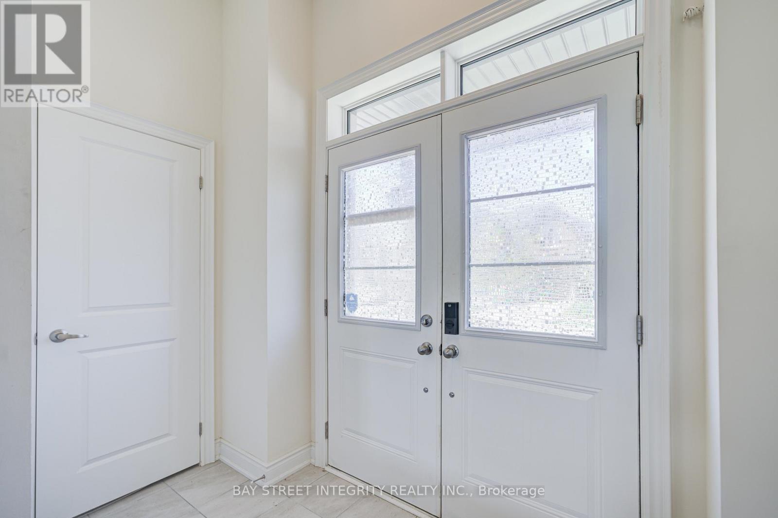 41 KENNETH ROGERS CRESCENT - 4