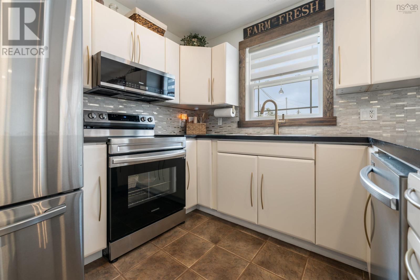 157 Pleasant Drive - 6