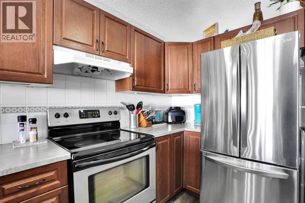 94 Inverness Park SE - 10