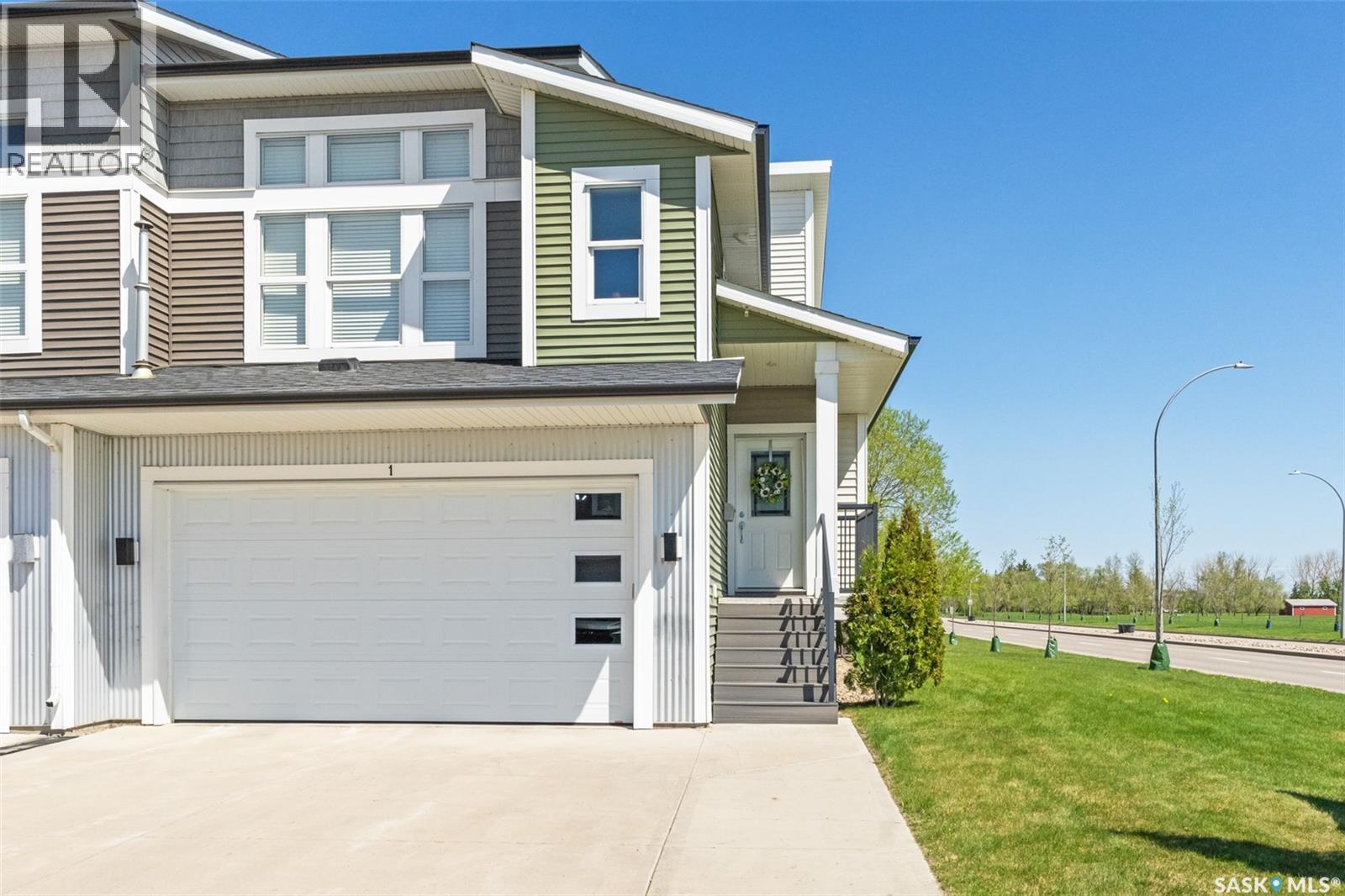 #1 700 Central STREET W - 33