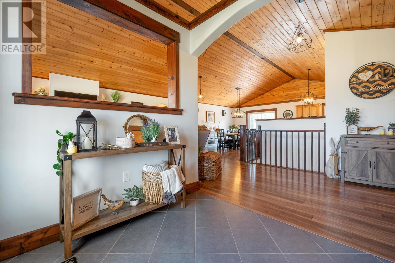 4288 Gairloch Road - 11