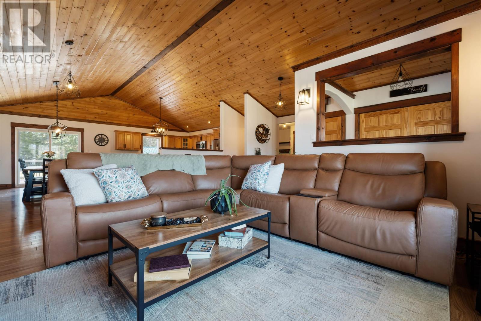 4288 Gairloch Road - 15