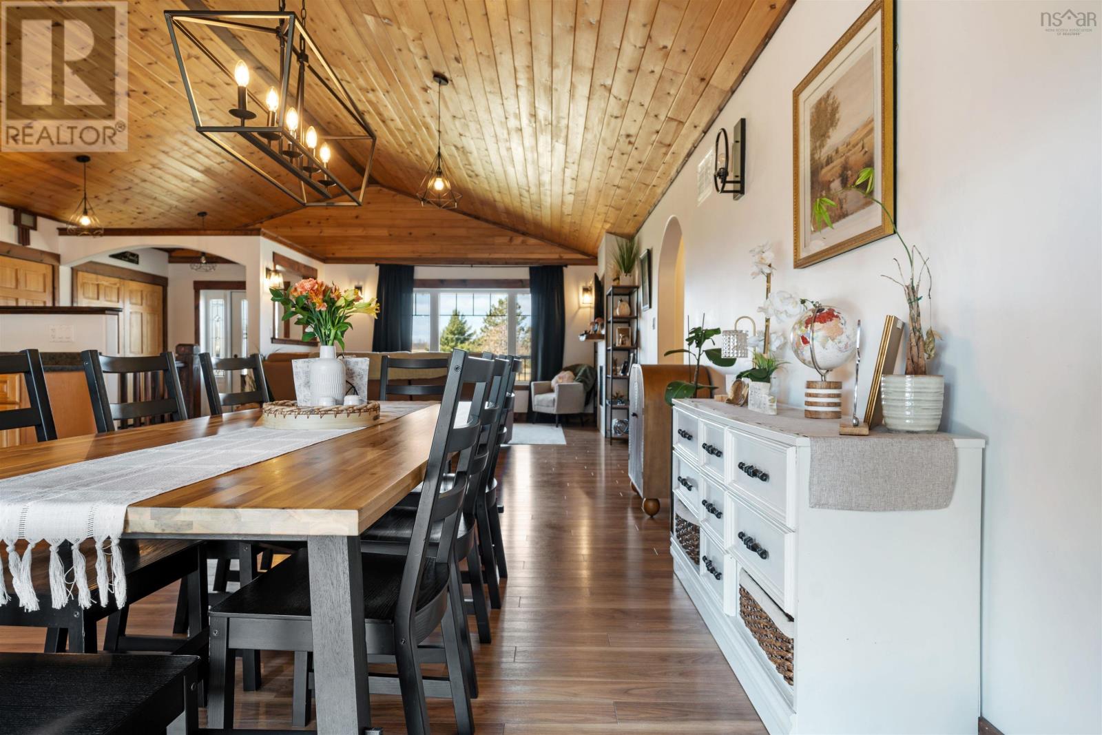 4288 Gairloch Road - 20