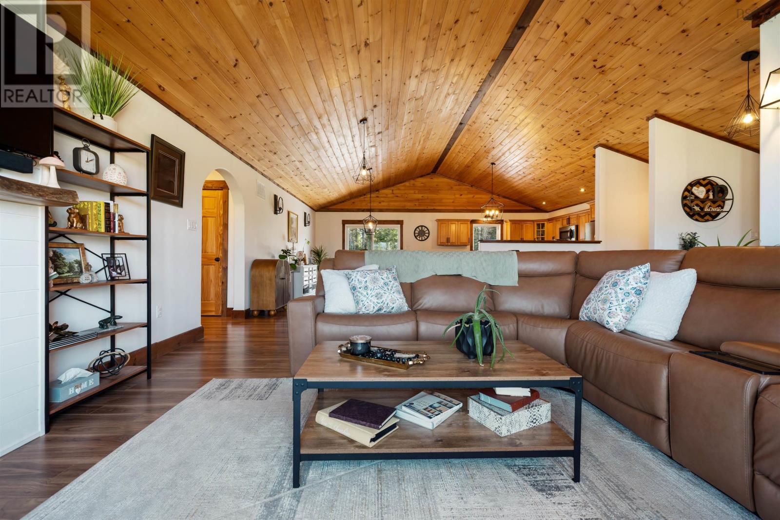 4288 Gairloch Road - 14