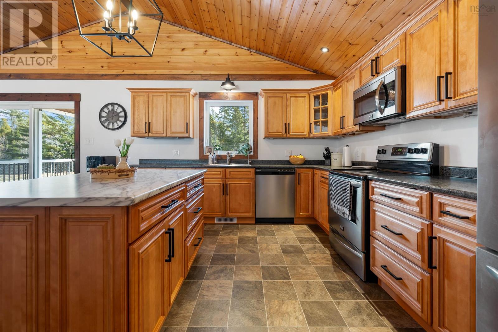 4288 Gairloch Road - 22