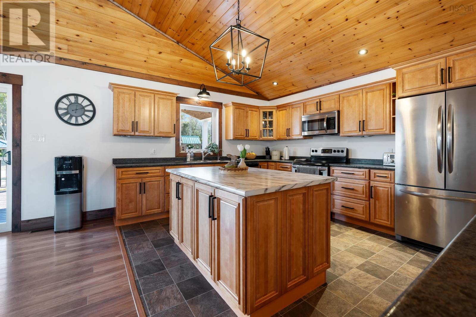 4288 Gairloch Road - 21