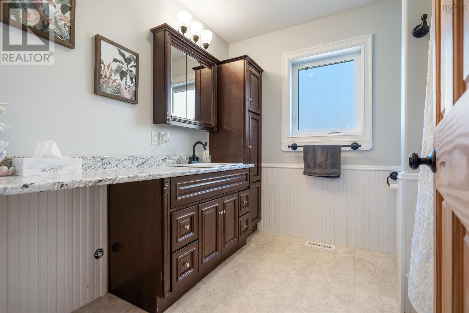 4288 Gairloch Road - 27