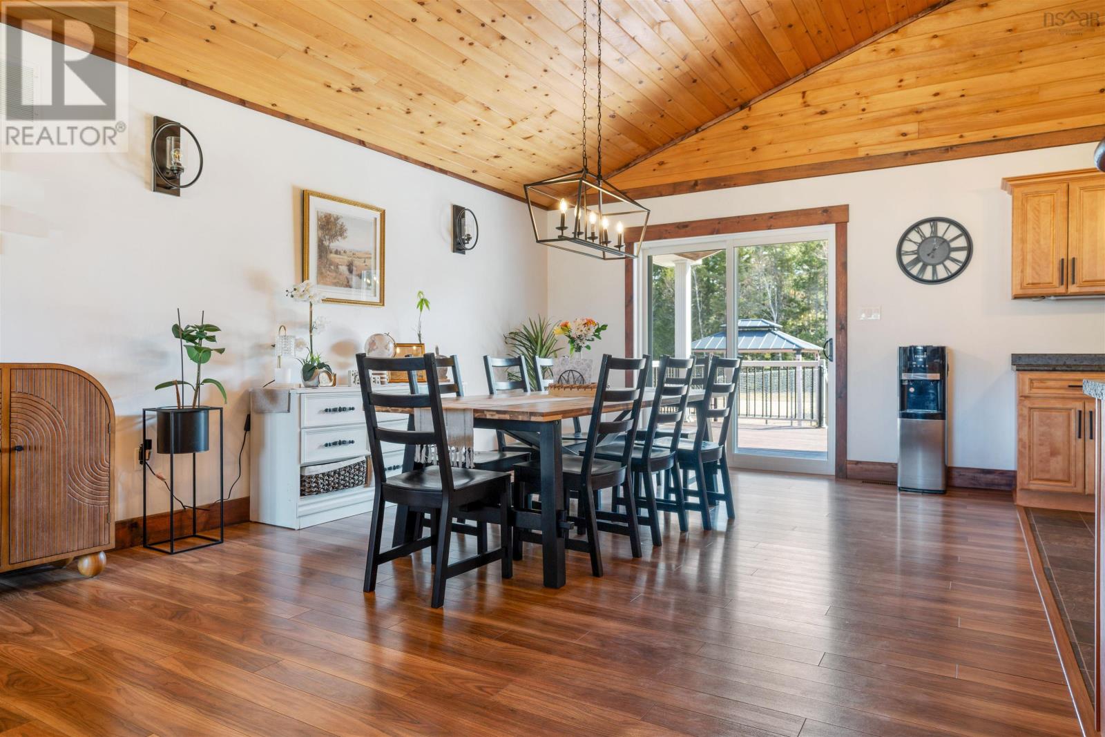 4288 Gairloch Road - 19