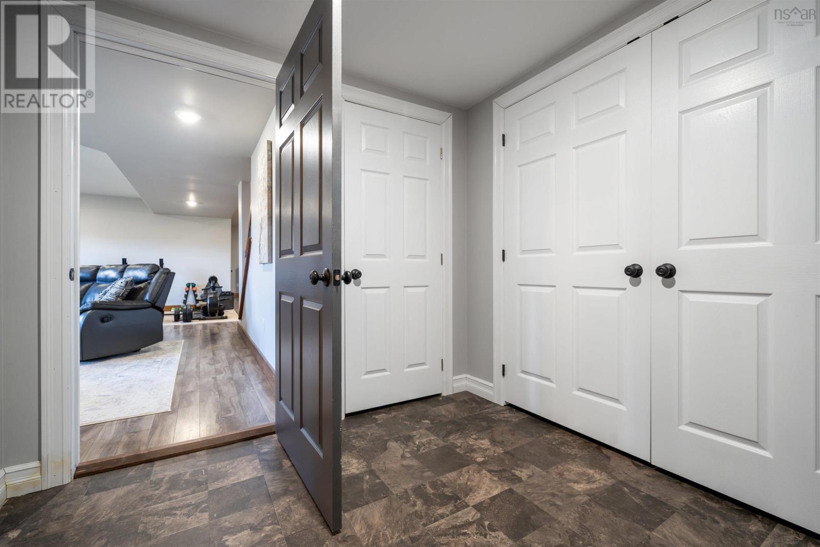 4288 Gairloch Road - 49