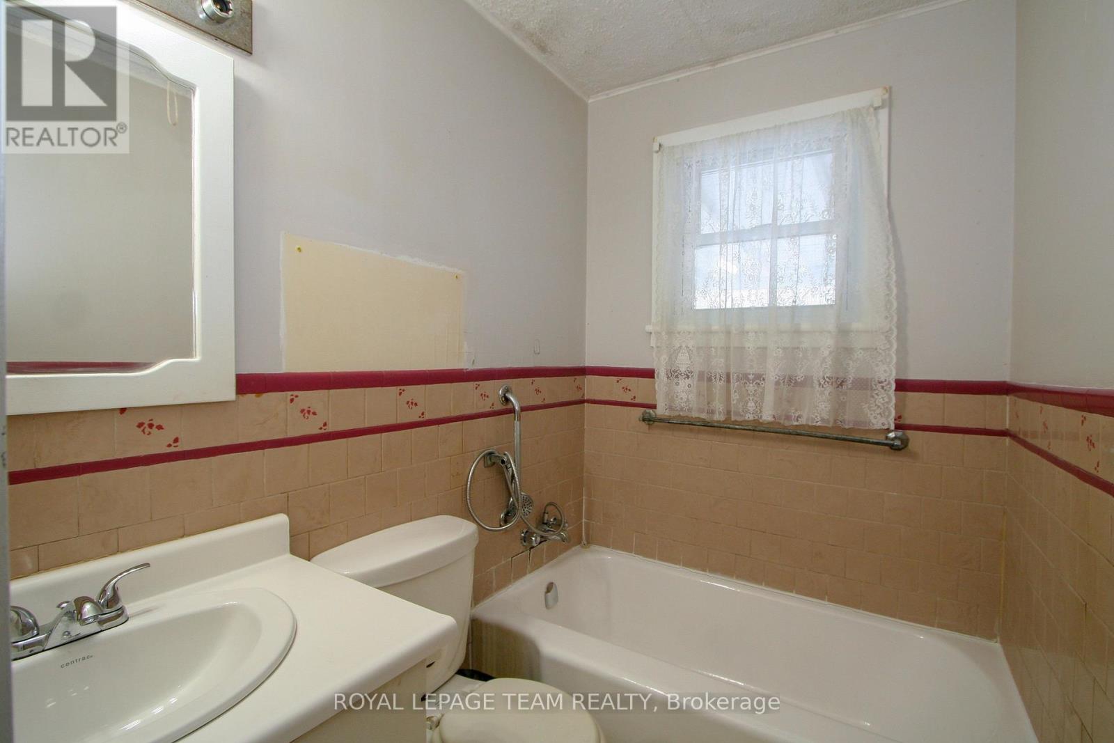 9 COCKBURN STREET - 7