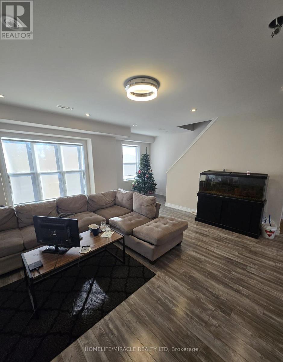 #27 1 LEGGOTT AVENUE - 15