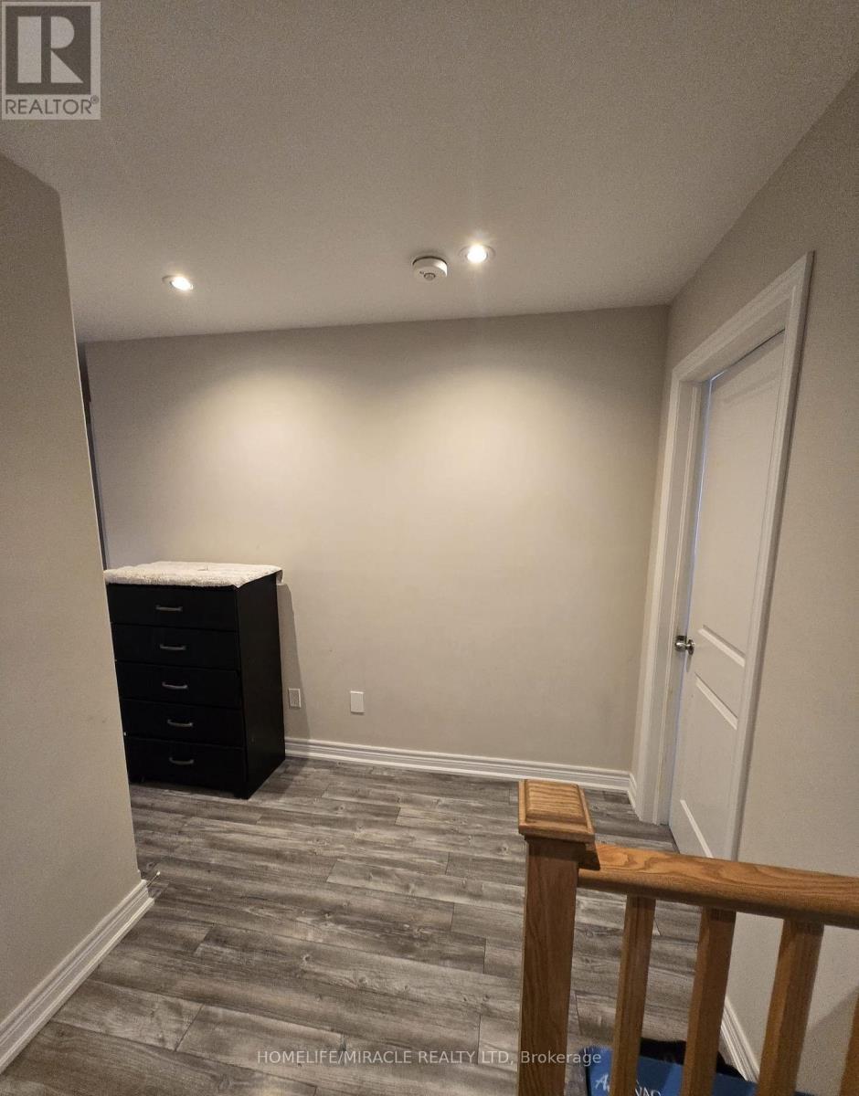 #27 1 LEGGOTT AVENUE - 17