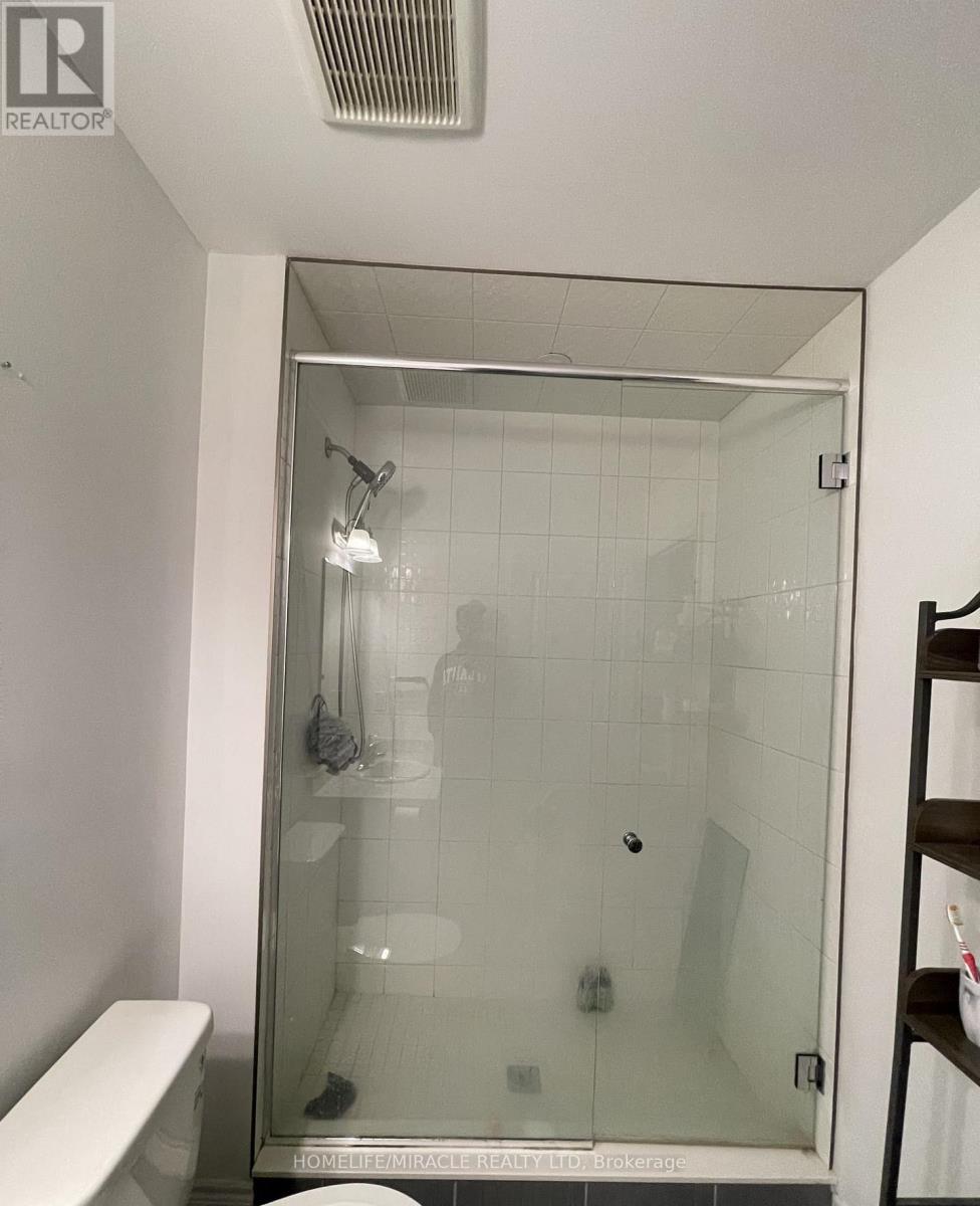 #27 1 LEGGOTT AVENUE - 23