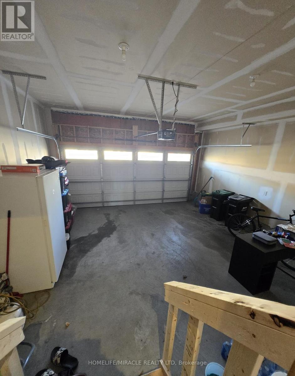 #27 1 LEGGOTT AVENUE - 28