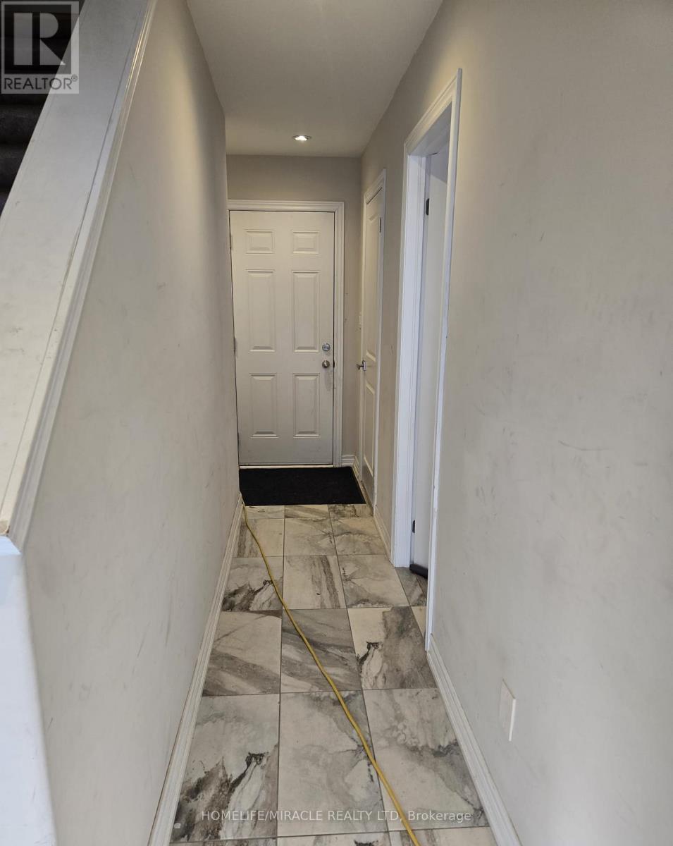 #27 1 LEGGOTT AVENUE - 6