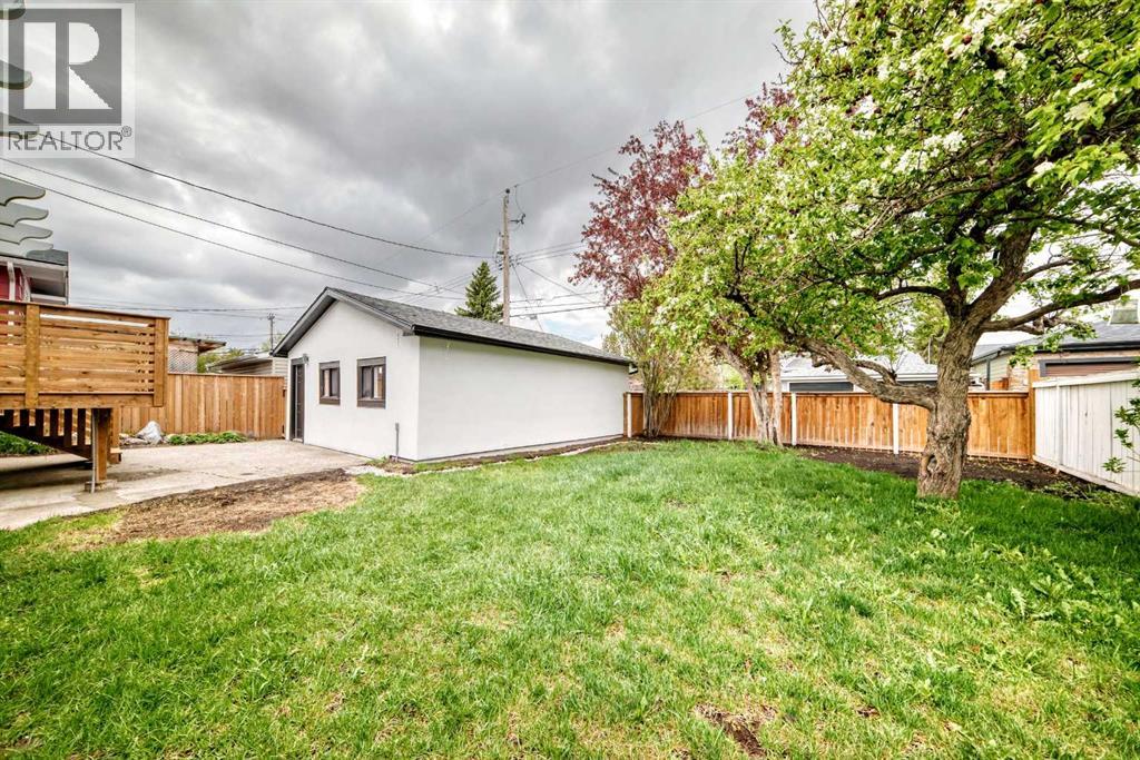 1115 Lake Wapta Road SE - 35
