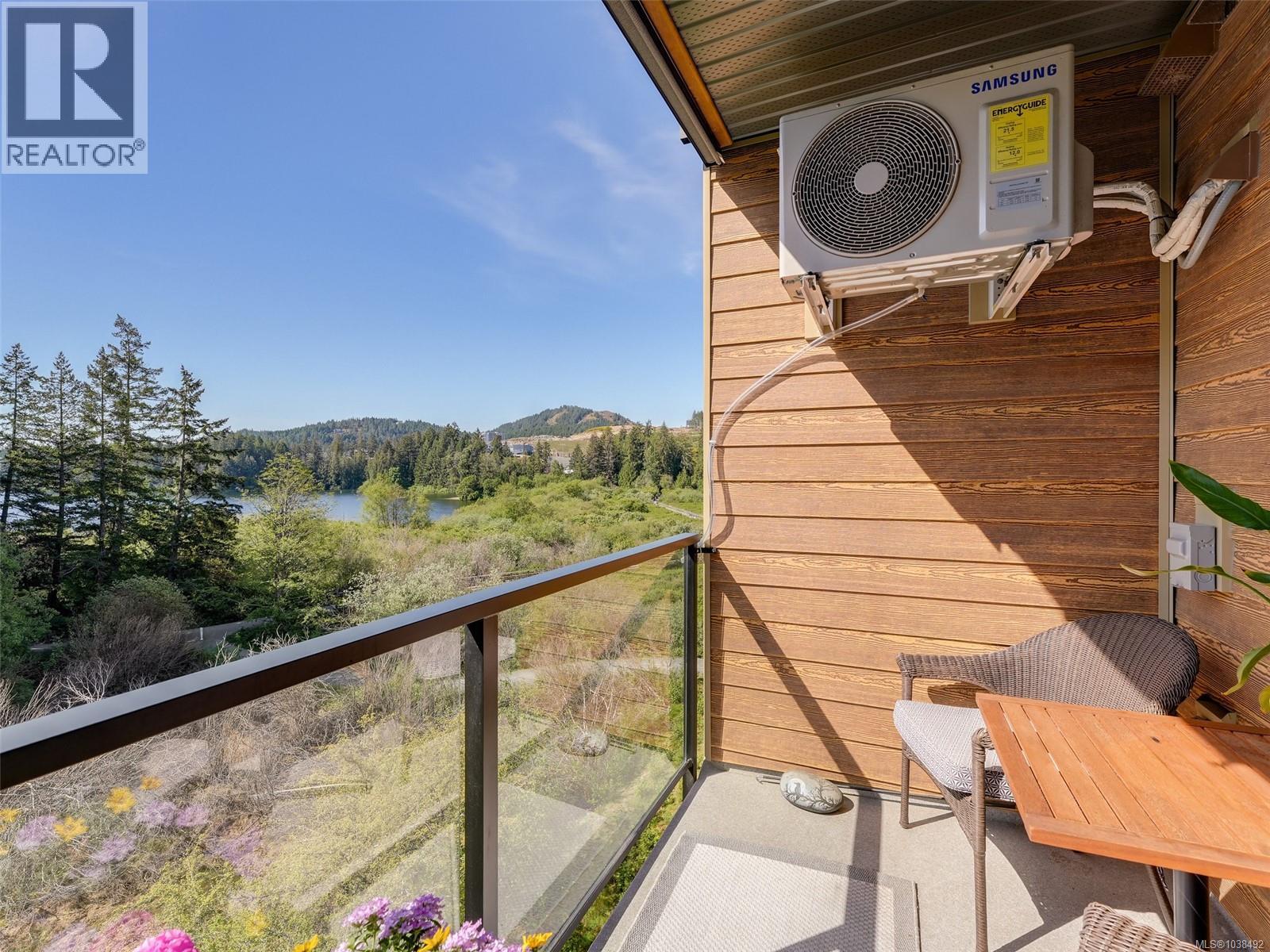 #403 1361 Goldstream Ave - 16
