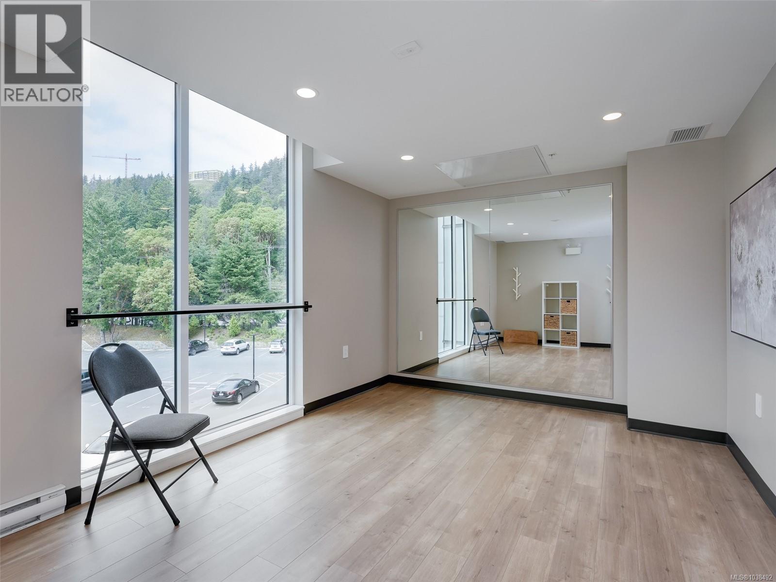 #403 1361 Goldstream Ave - 22