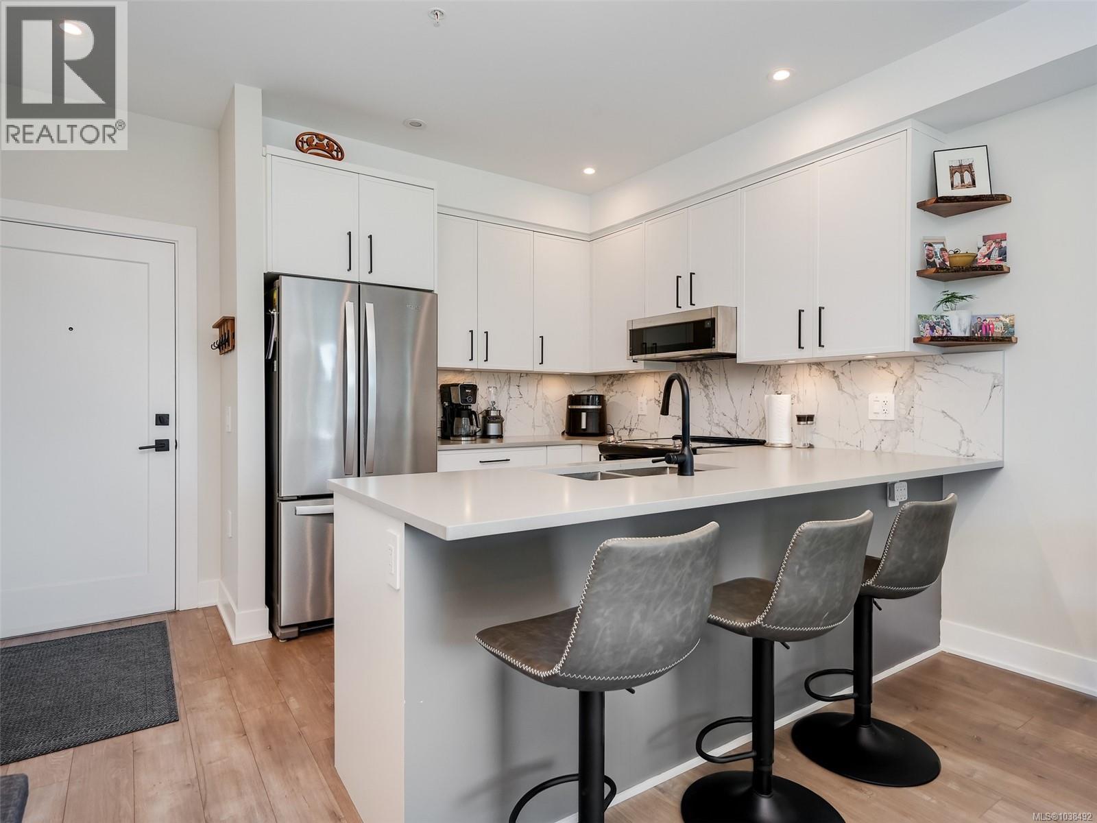 #403 1361 Goldstream Ave - 7