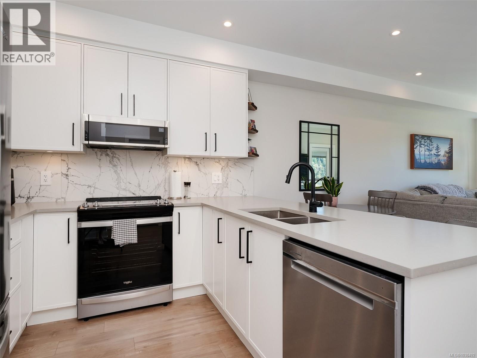 #403 1361 Goldstream Ave - 8